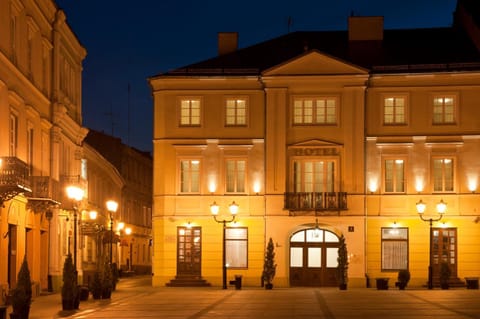 Facade/entrance