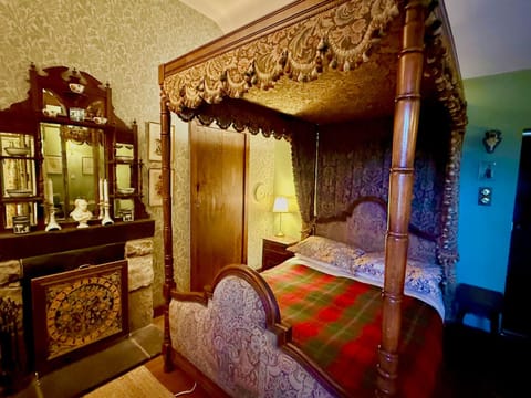 The Lady Maxwell Room at Buittle Castle Bed and Breakfast in England