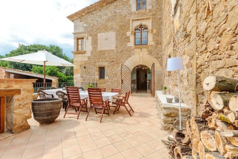 Patio, Facade/entrance, Dining area