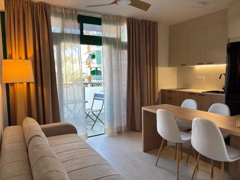 TV and multimedia, Living room, Dining area
