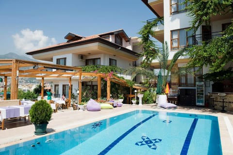 Property building, Restaurant/places to eat, Swimming pool