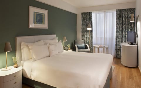 Photo of the whole room, Decorative detail, Bedroom, Family
