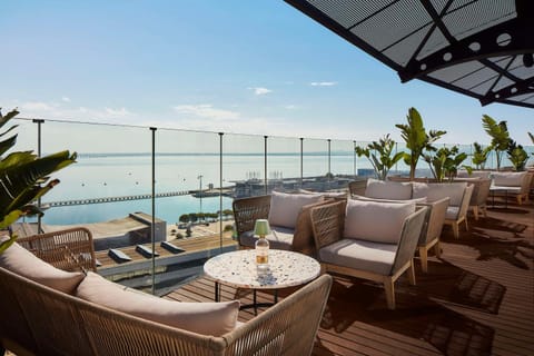 Restaurant/places to eat, View (from property/room)