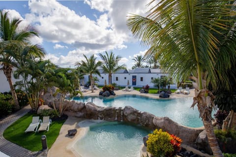 Day, Winter, On site, Pool view, Swimming pool