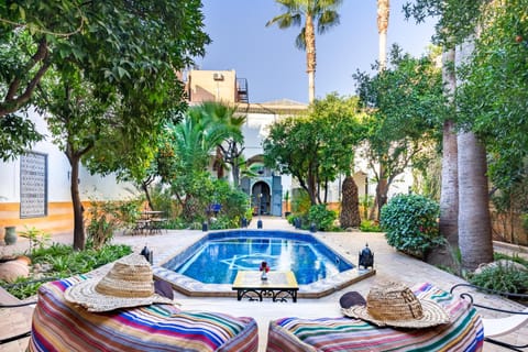 Patio, Staff, People, Activities, Garden, Food and drinks, Garden view, Pool view, Swimming pool, Meals, Lunch, Dinner, Family
