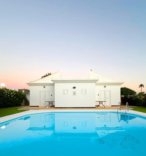 Property building, Solarium, Swimming pool