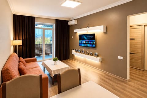 Communal lounge/ TV room, TV and multimedia, Living room