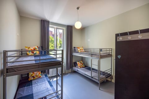 bunk bed, locker