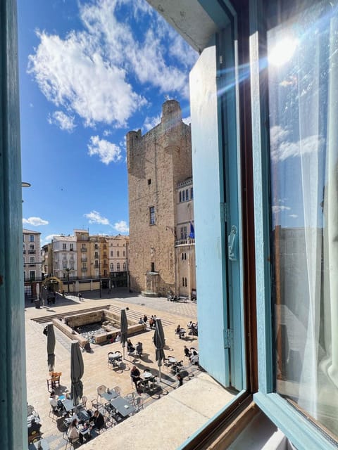 Day, View (from property/room), City view, Landmark view, Location