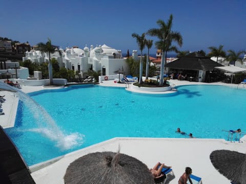Lounge or bar, Swimming pool