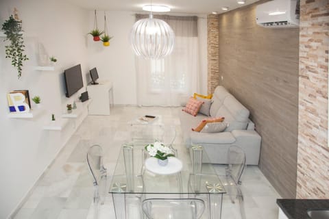Lounge or bar, Dining area
