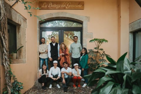 People, On-site shops