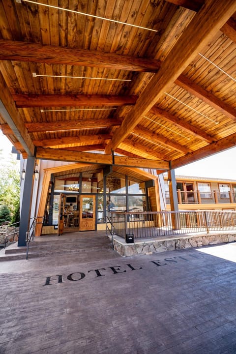 Property building, Day