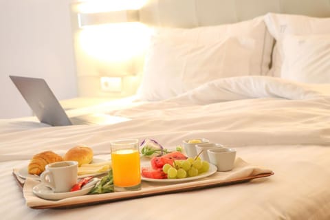 Bed, Bedroom, Breakfast