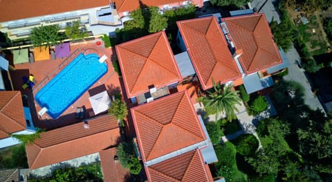 Bird's eye view, Pool view