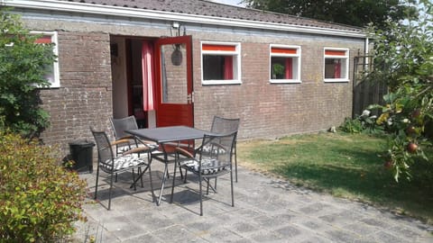 Patio, Facade/entrance, Garden, Garden, Balcony/Terrace