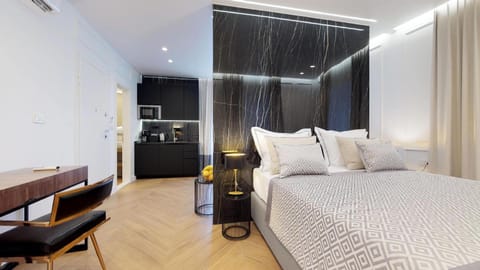 Bed, Photo of the whole room, Bedroom