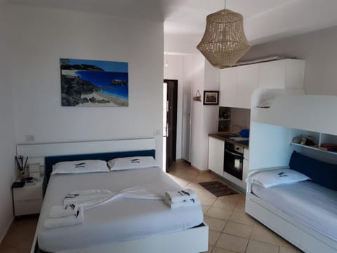 Bed, Day, TV and multimedia, Coffee/tea facilities, View (from property/room), View (from property/room), Balcony/Terrace, Living room, Photo of the whole room, Bedroom, bunk bed, furniture, pet friendly, safe, washing machine, kitchen
