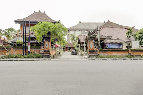 Facade/entrance