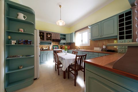 Kitchen or kitchenette, Photo of the whole room