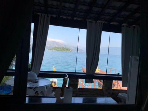 Porto Dourado, G2 House in Angra dos Reis