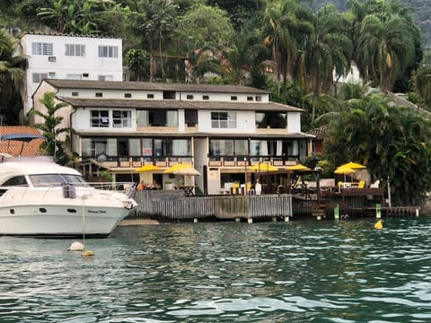 Porto Dourado, G2 House in Angra dos Reis