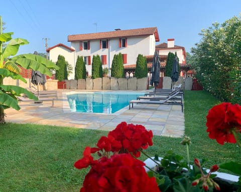 View (from property/room), Garden view, Pool view
