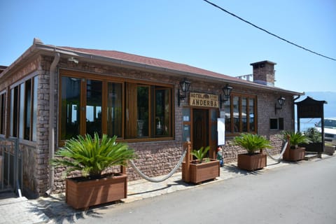 Facade/entrance, Off site