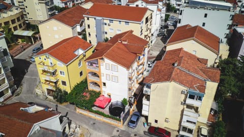 Neighbourhood, Bird's eye view, Street view