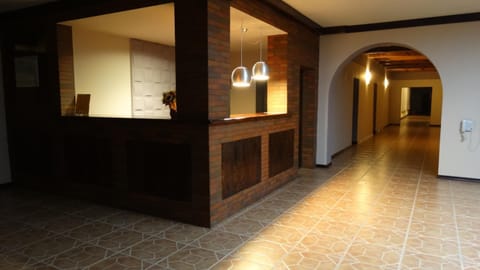 Staff, Lobby or reception, Business facilities, Meeting/conference room, Pets, Pets, Buffet breakfast, Dinner, Family
