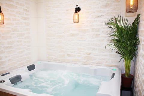Spa and wellness centre/facilities, Area and facilities