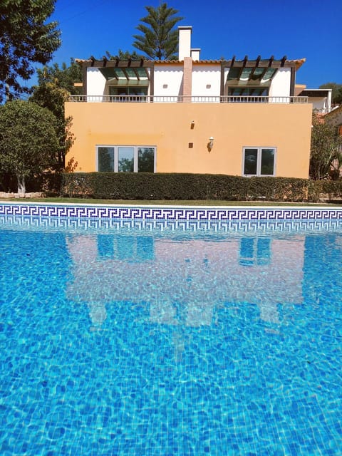 Property building, Swimming pool, Swimming pool