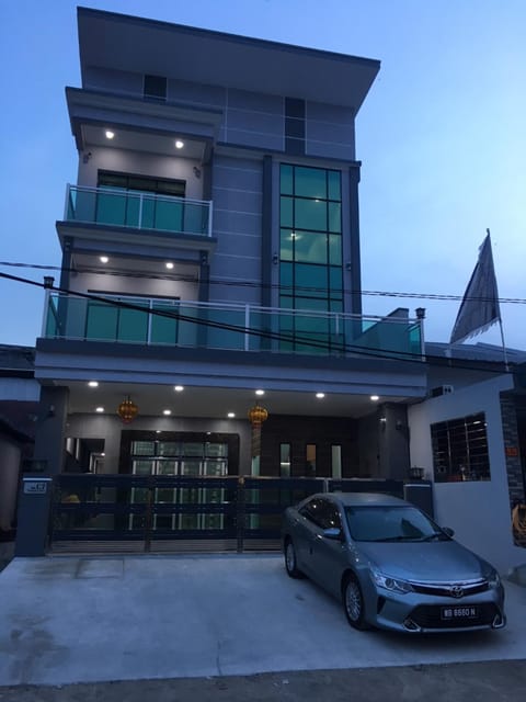 Property building, Facade/entrance