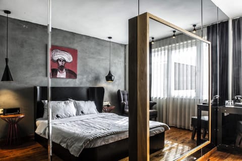 Bed, Photo of the whole room, Decorative detail, Decorative detail, Bedroom, On site