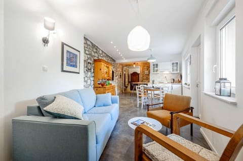 Living room, Photo of the whole room, Dining area