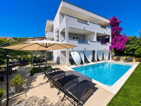 Property building, Swimming pool, Swimming pool