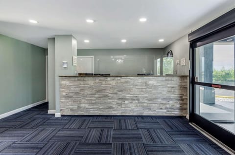 Lobby or reception, On site