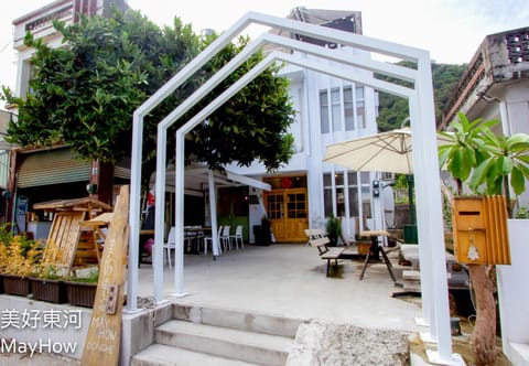 Patio, Facade/entrance