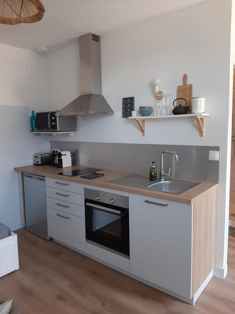 Coffee/tea facilities, Kitchen or kitchenette