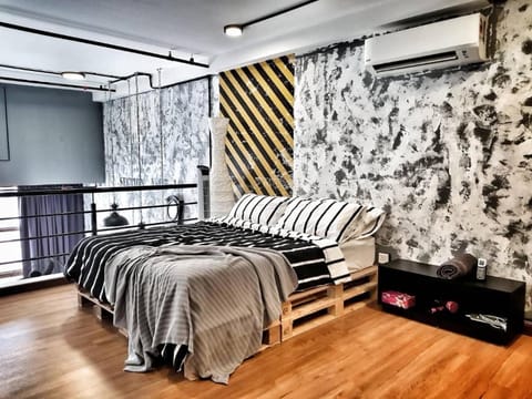 Bedroom, air conditioner