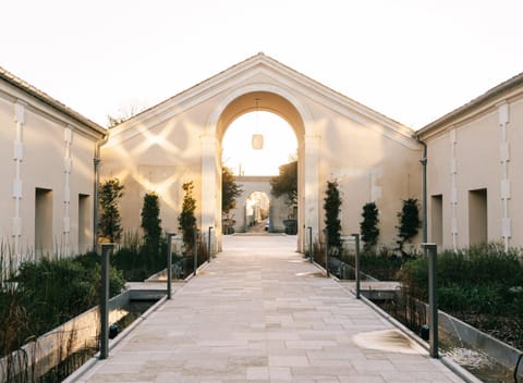 Property building, Facade/entrance, Garden