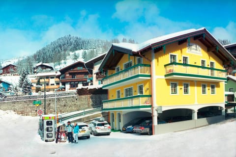 Facade/entrance, Bird's eye view, Winter