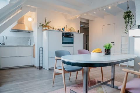 Kitchen or kitchenette, Living room, Dining area, pet friendly, kitchen