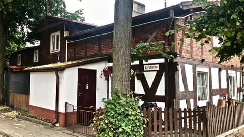 Property building, Day, Neighbourhood, Street view