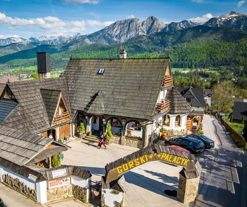 Property building, Breakfast