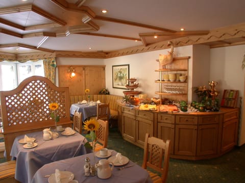 Restaurant/places to eat, Day