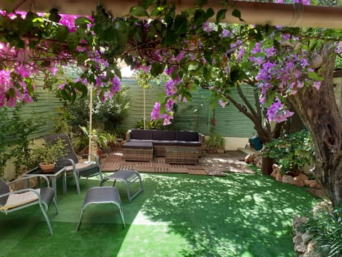 Patio, Garden view
