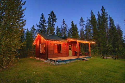 Property building, Spring, Natural landscape, Garden, Garden view