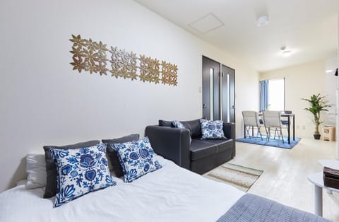 Bed, Living room
