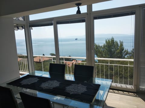 Dining area, Sea view